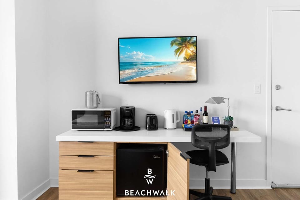 Bay View Studio Beachwalk Elite Resort Apartment in Hallandale Beach