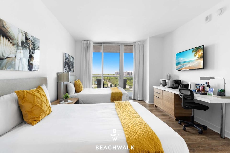 Bay View Studio Beachwalk Elite Resort Apartment in Hallandale Beach