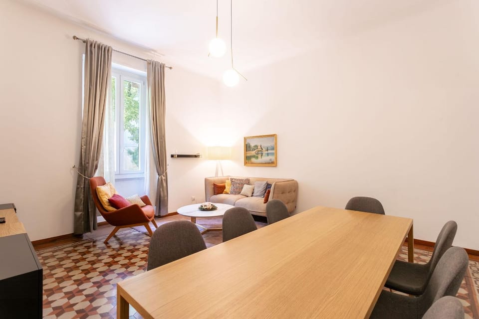 Living room, Dining area