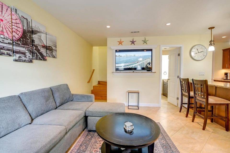 Walk to Beach & Bites: Myrtle Beach Family Condo House in Myrtle Beach