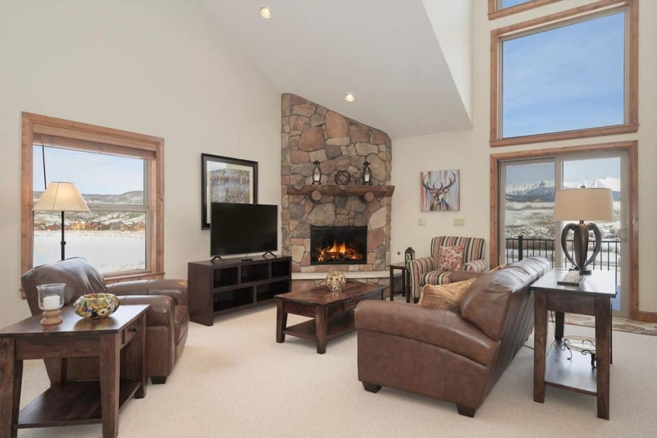 Luxe MTN Escape 15 min to Winter Park Base House in Tabernash