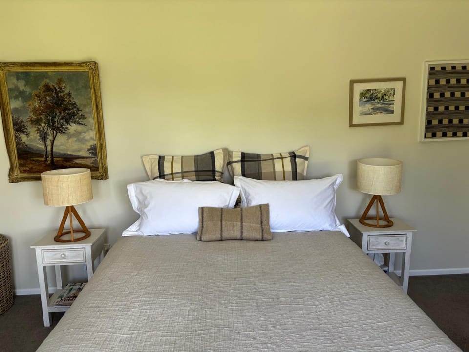 Bed, Photo of the whole room, Bedroom, wedding