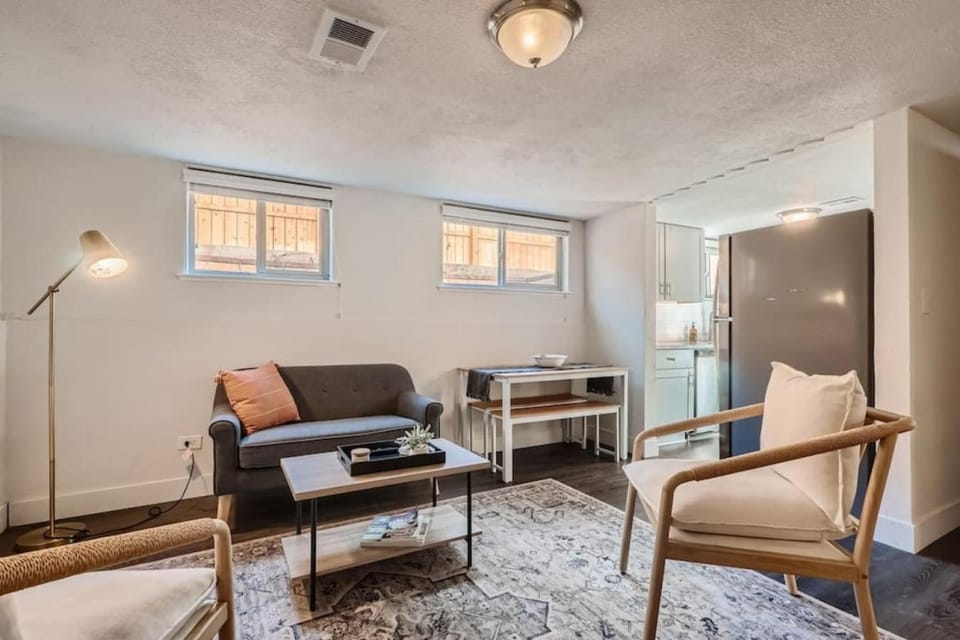 Sleeps 10 I Denver I Red Rocks I Tennyson I Pets House in Denver