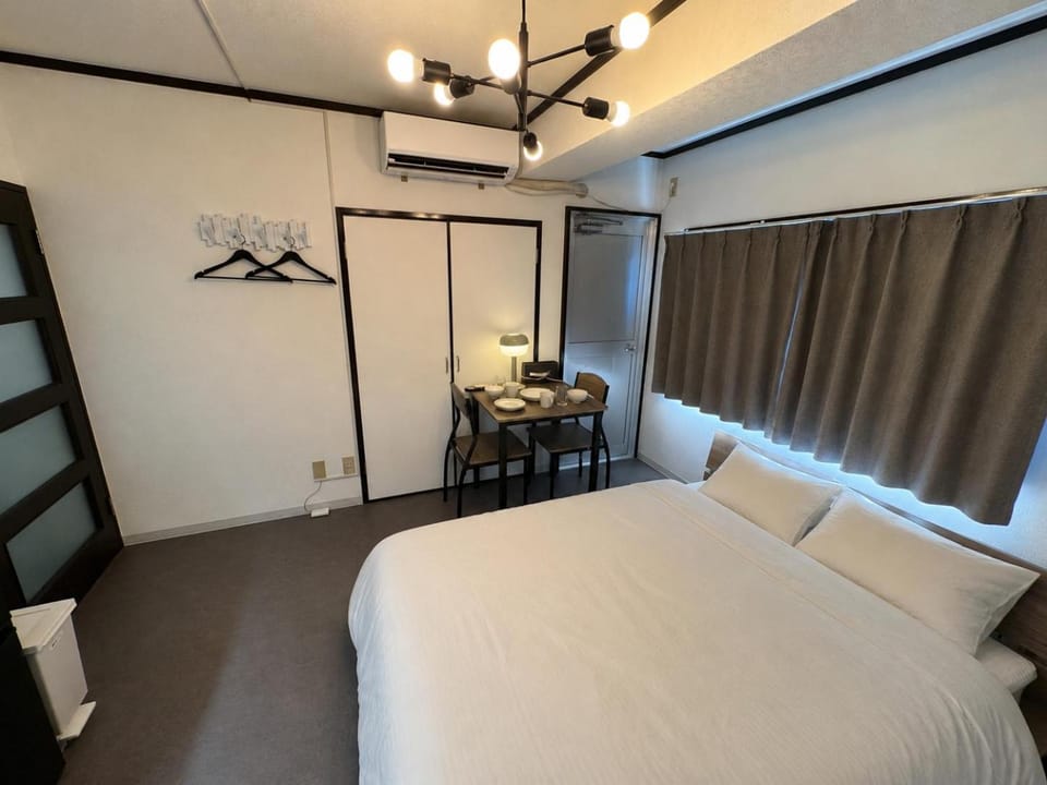 Photo of the whole room, Bedroom