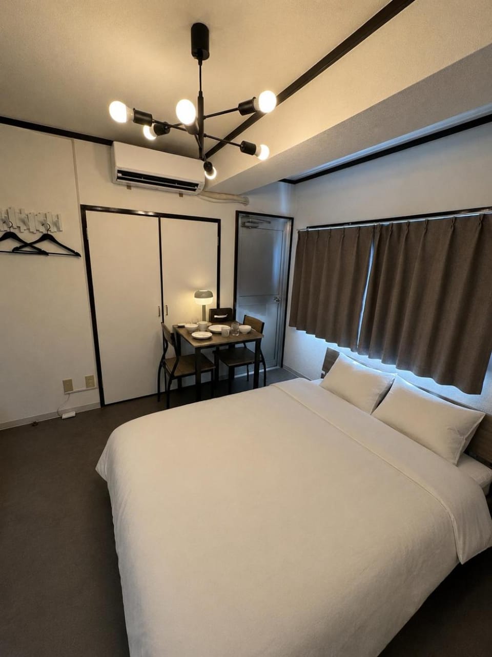 Bed, Photo of the whole room