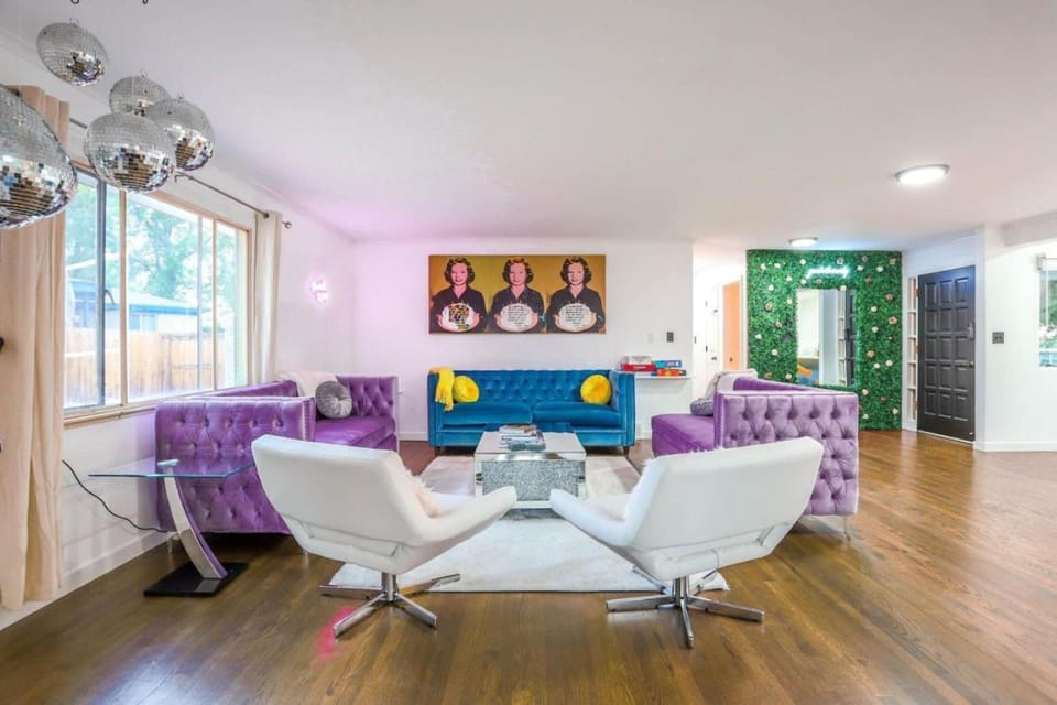 Groovy Getaway 4 KING Beds Hot Tub House in Westminster