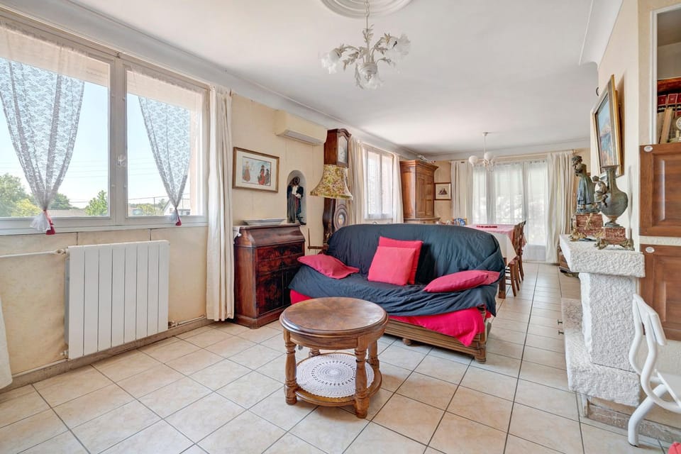 Property building, Living room