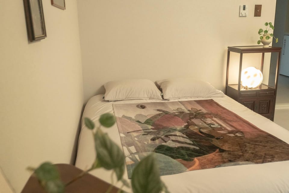 Bed, Living room, Bedroom, air conditioner