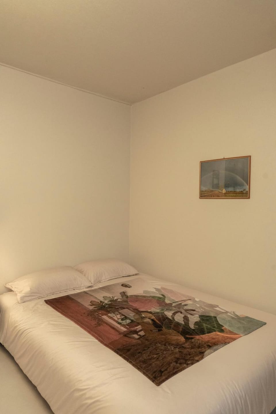 Bed, Living room, Bedroom, air conditioner