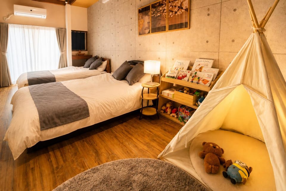 Bed, Kids's club, Bedroom