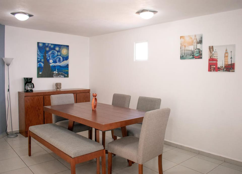 Depa Amplio cerca Aeropuerto de Toluca Compartir Guardar Apartment in Toluca