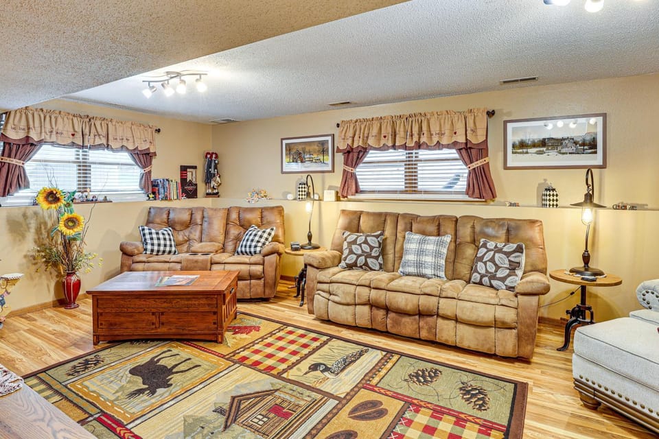 Outdoor Kitchen & Patio Oasis! 5BR Rapid City Home House in Rapid City