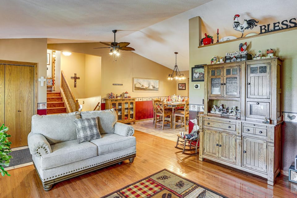 Outdoor Kitchen & Patio Oasis! 5BR Rapid City Home House in Rapid City