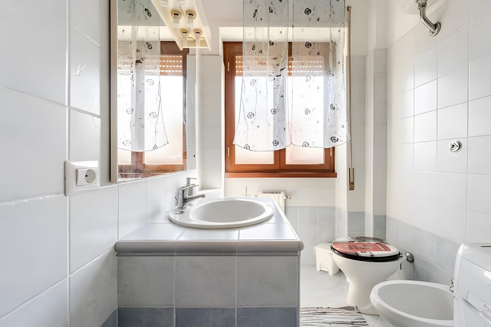 Bathroom, Living room