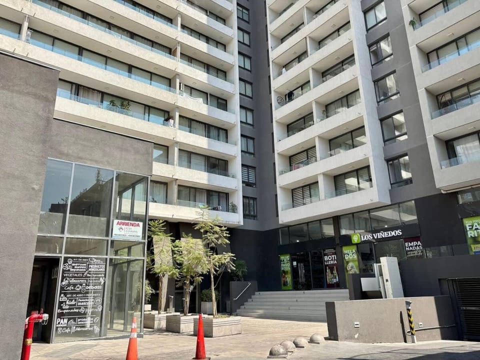 Austral-Home Luminous in front of Plaza Egana Apartment in Las Condes