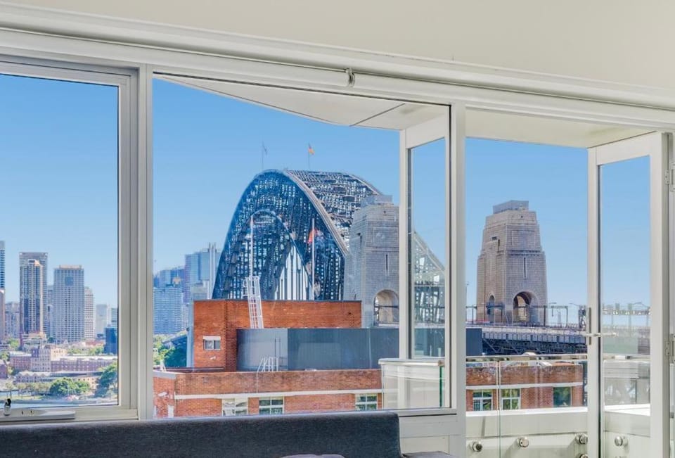 Altus Harbour Bridge Apartments Apartment in Sydney
