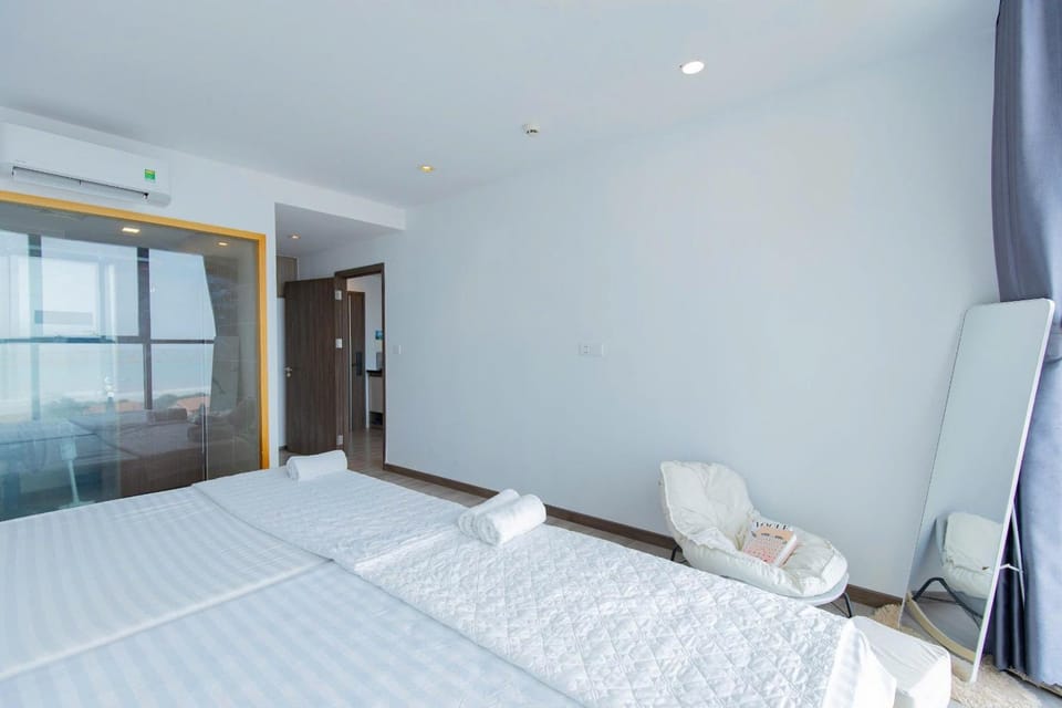 Bed, Bedroom, air conditioner