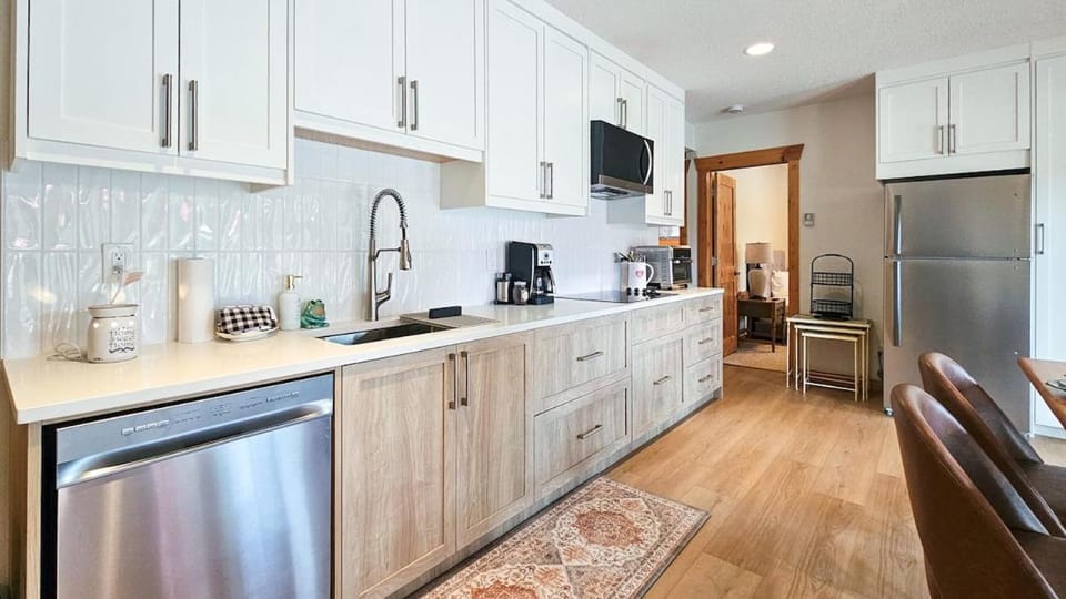 Log Style Home with Hot Tub by StayIn Apartment in Radium Hot Springs
