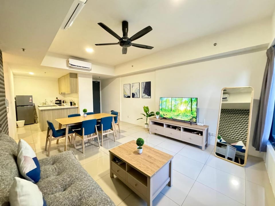Tropicana 218 Macalister by CC Apartment in George Town