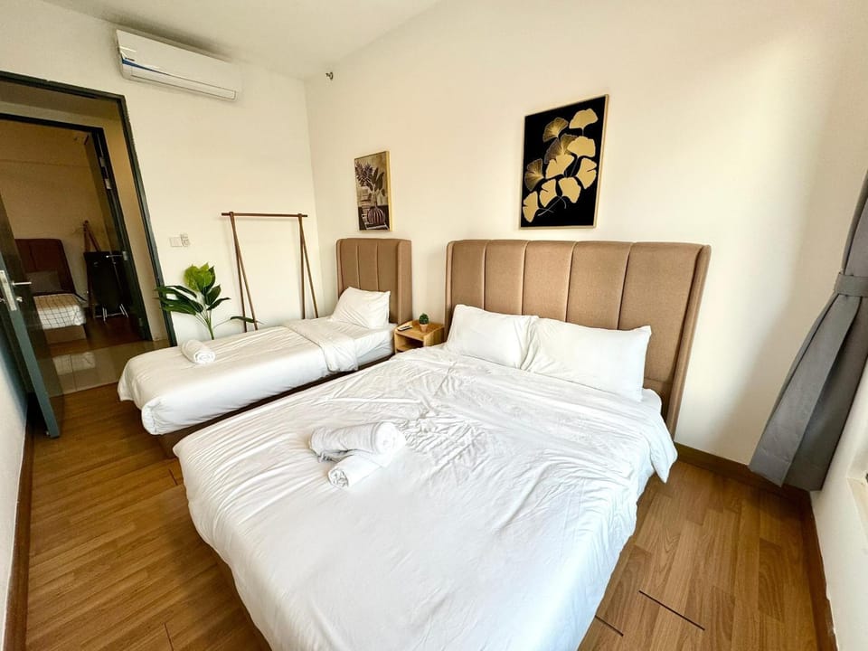 Tropicana 218 Macalister by CC Apartment in George Town