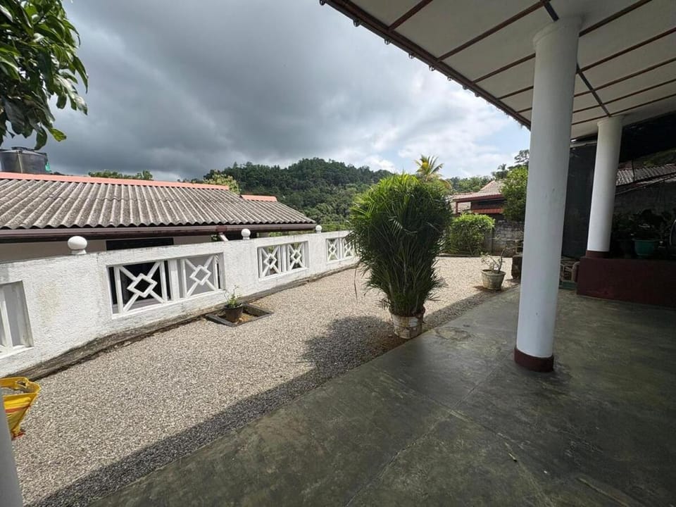 Fully Furnished Home in Kegalle - Foreigners only Villa in Sri Lanka