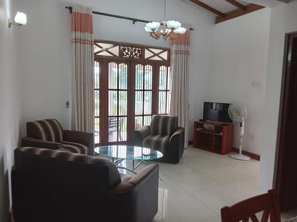 Fully Furnished Home in Kegalle - Foreigners only Villa in Sri Lanka
