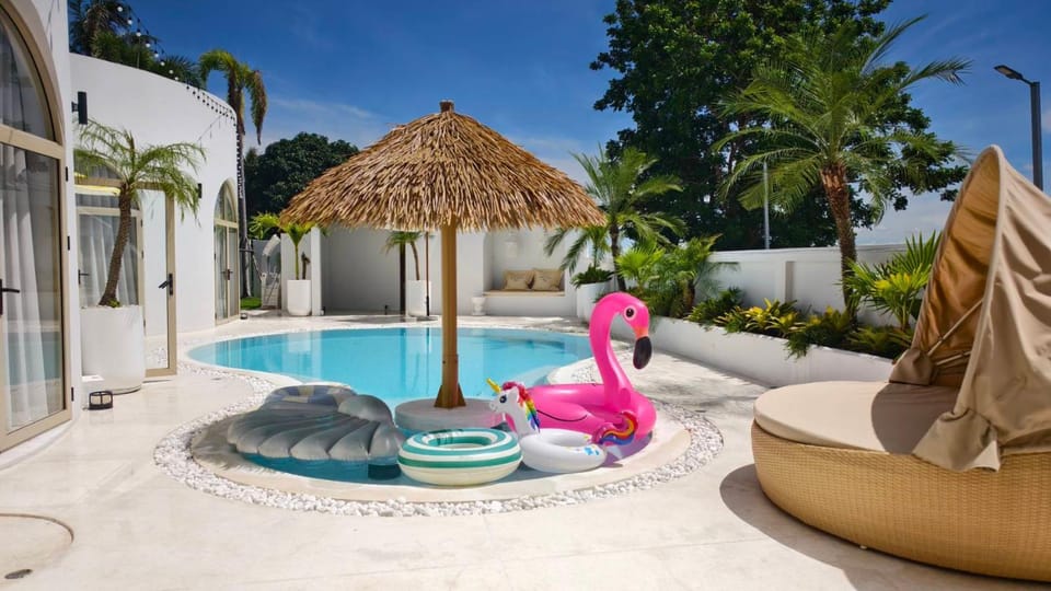 Property building, Swimming pool