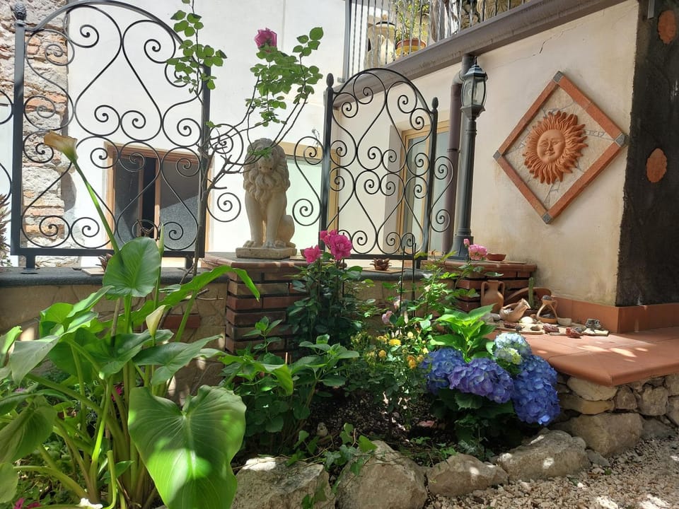 Garden, Garden view