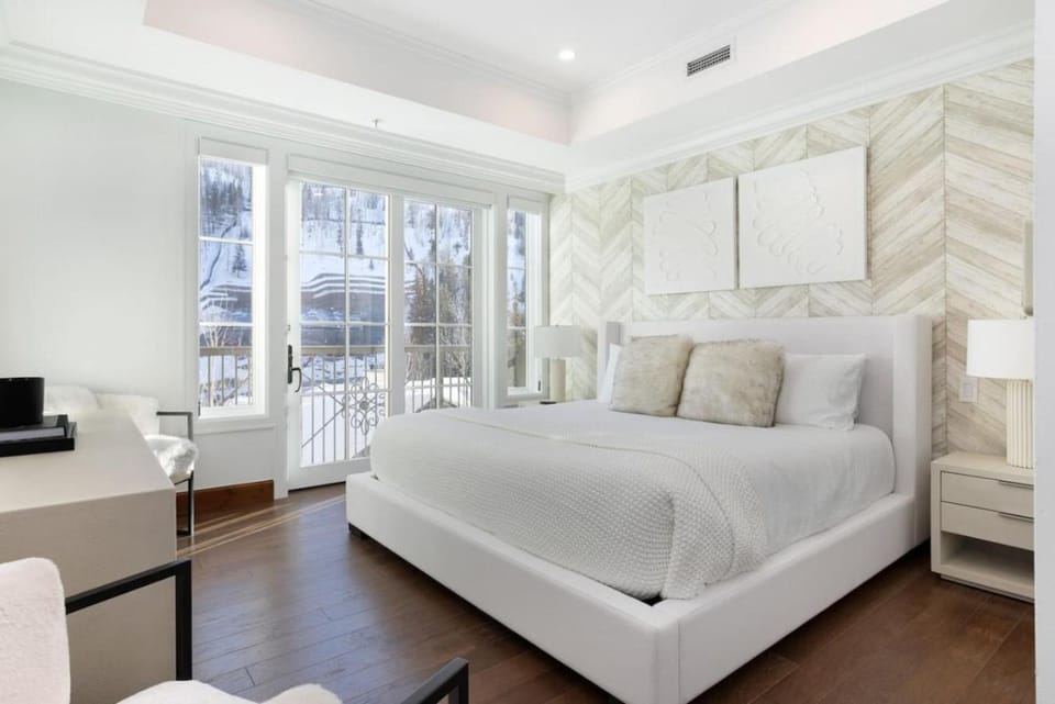 Ritz-Carlton Luxury Suite with Mountain Views House in Vail
