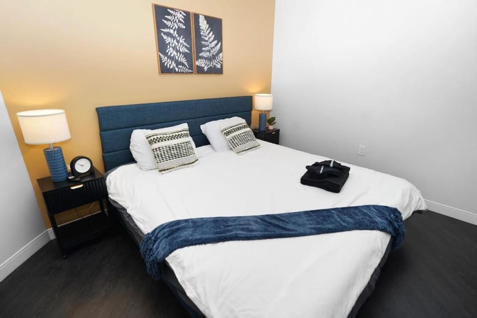 2BR Stylish Westown 5 minutes to Deer District Apartment in Milwaukee