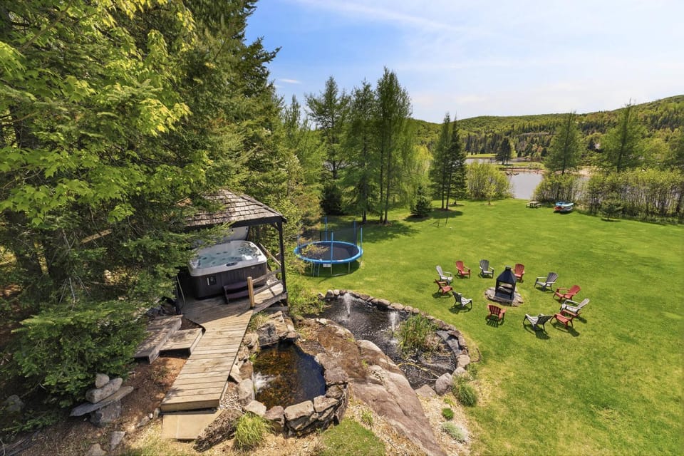 Spa & pool Access - Refuge au fil des saisons Chalet in Ontario