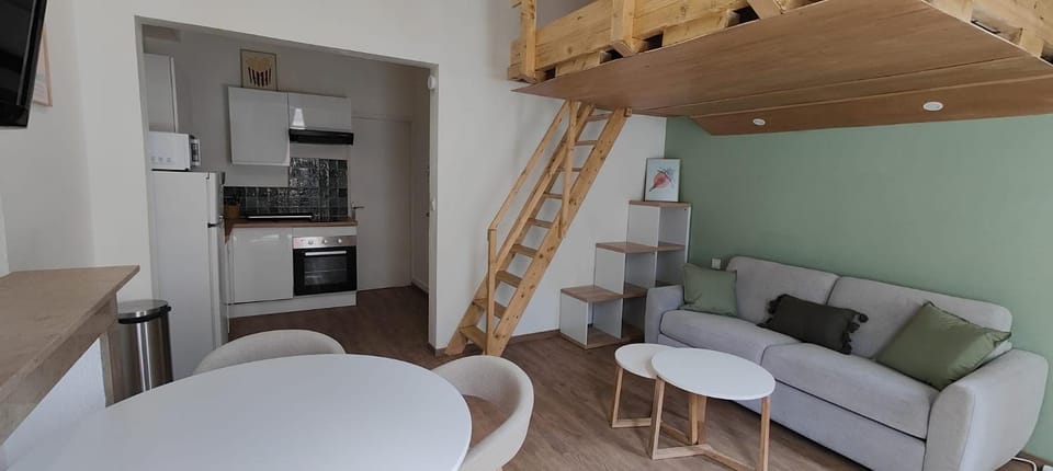 TV and multimedia, Living room, Dining area, Bedroom, Location, dishwasher, heating, oven, pet friendly, stove, toaster, kitchen