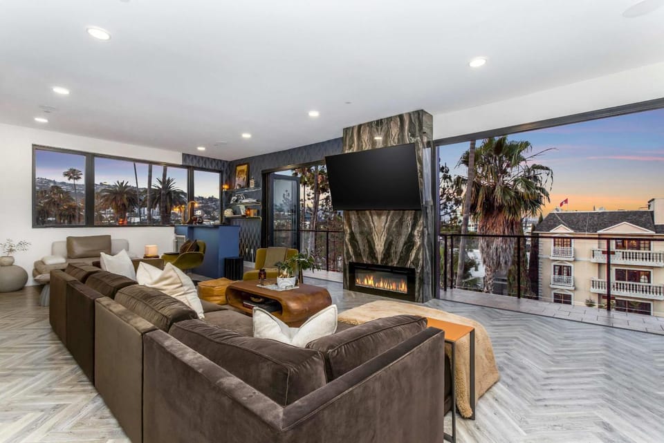 Ultra Luxury Residence with Rooftop Jacuzzi Apartment in West Hollywood