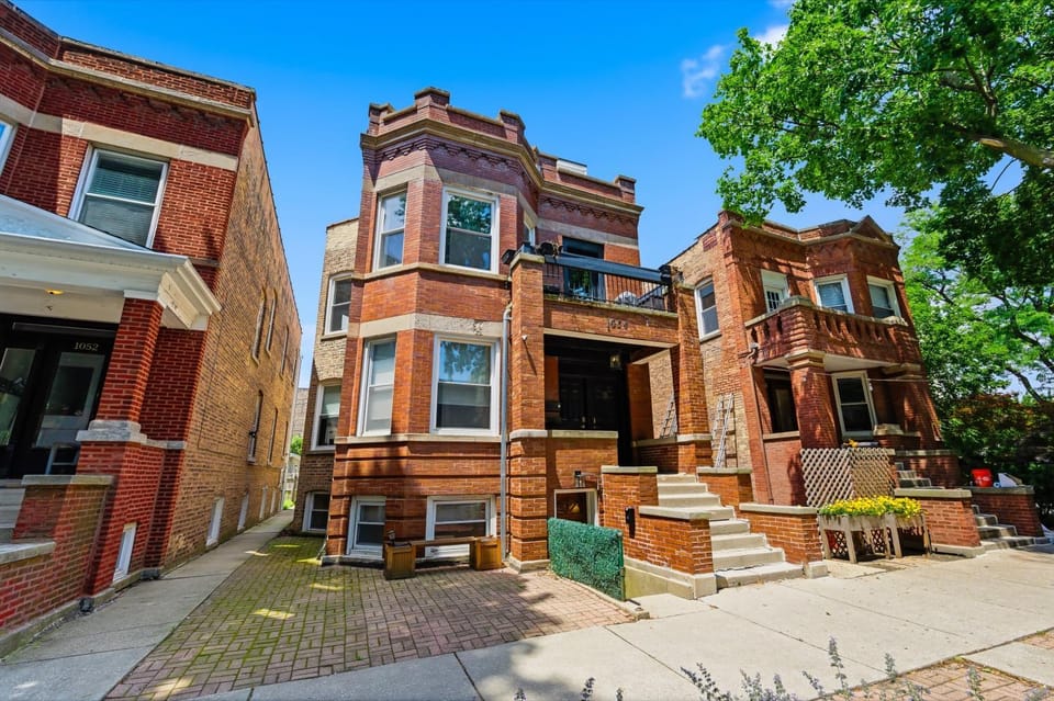 Ukrainian Village 2 BD 2BA - Steps from Division condo Apartment in Chicago