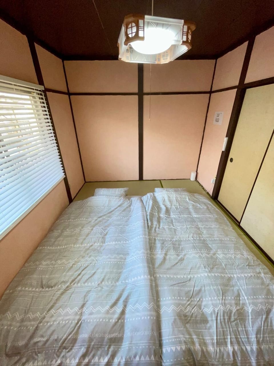 Photo of the whole room, Bedroom, wardrobe