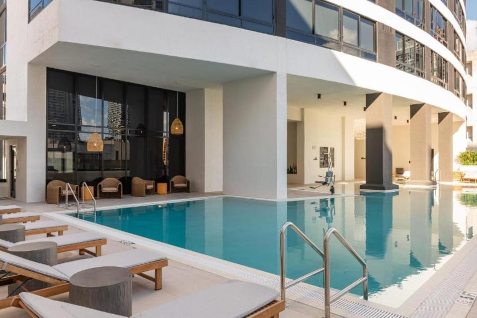 Sky Estate Penthouse- Pool Parking Amenities House in Miami