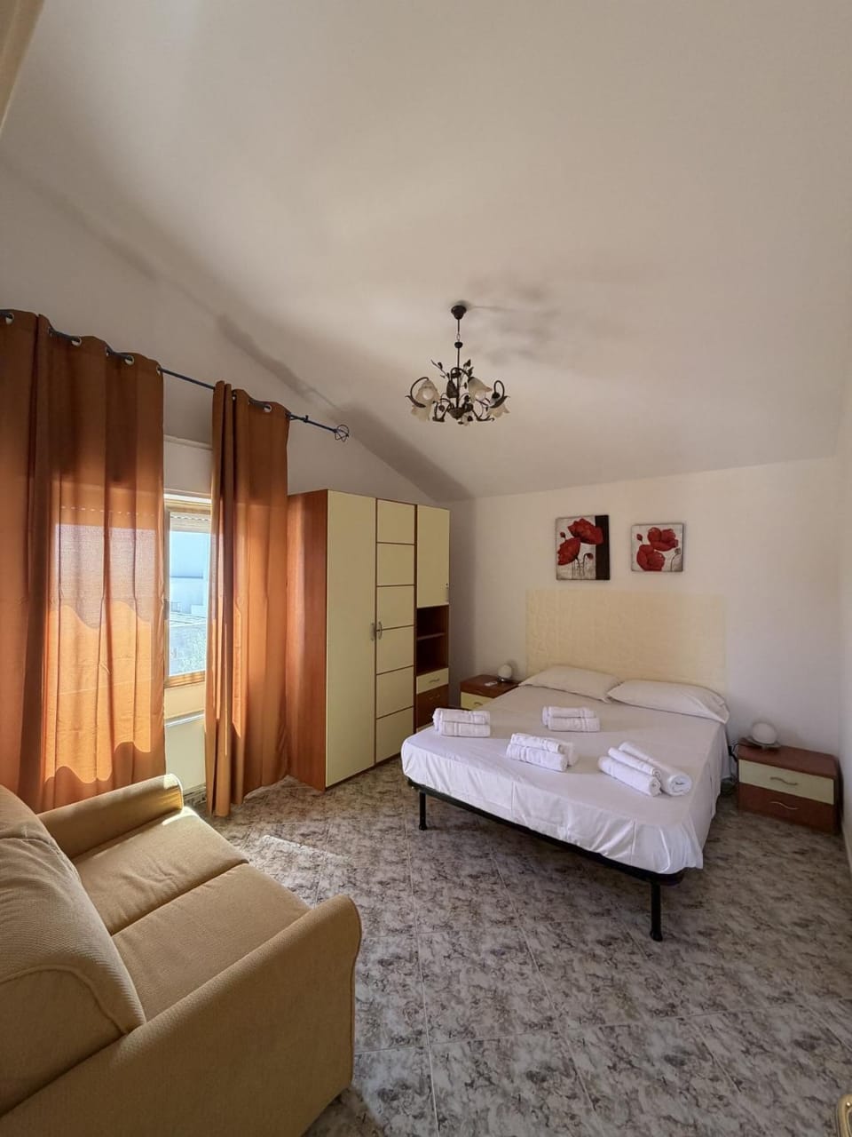 Bed, Bedroom, wardrobe, air conditioner