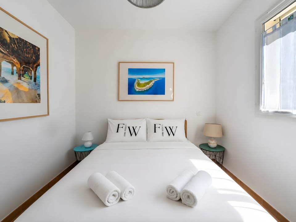 Living room, Bedroom