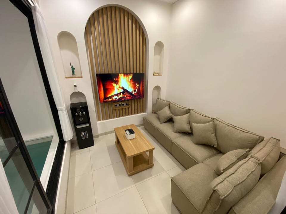 Communal lounge/ TV room