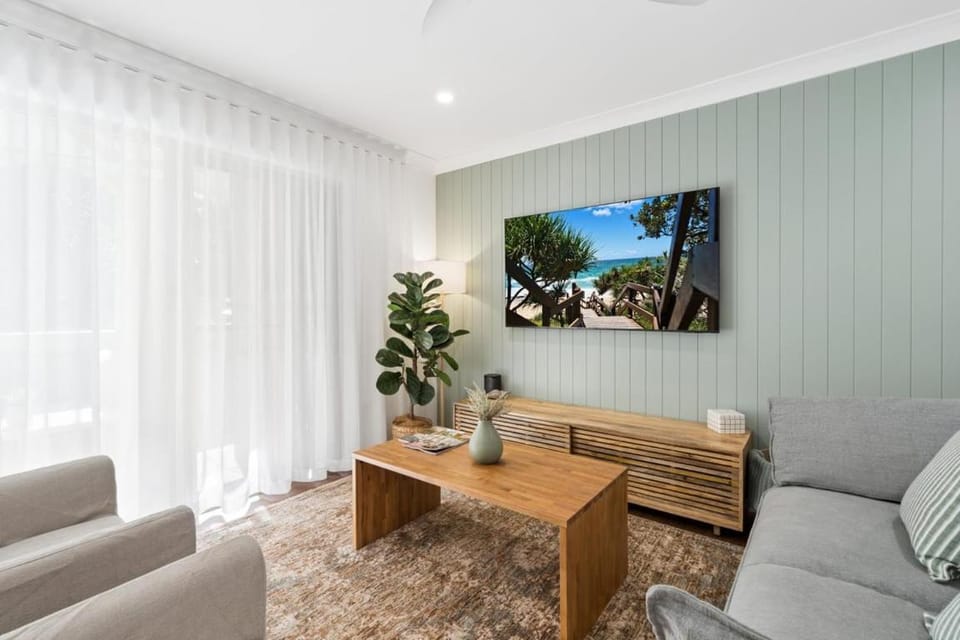 Unit 6 Nirvana Apartment in Coolum Beach
