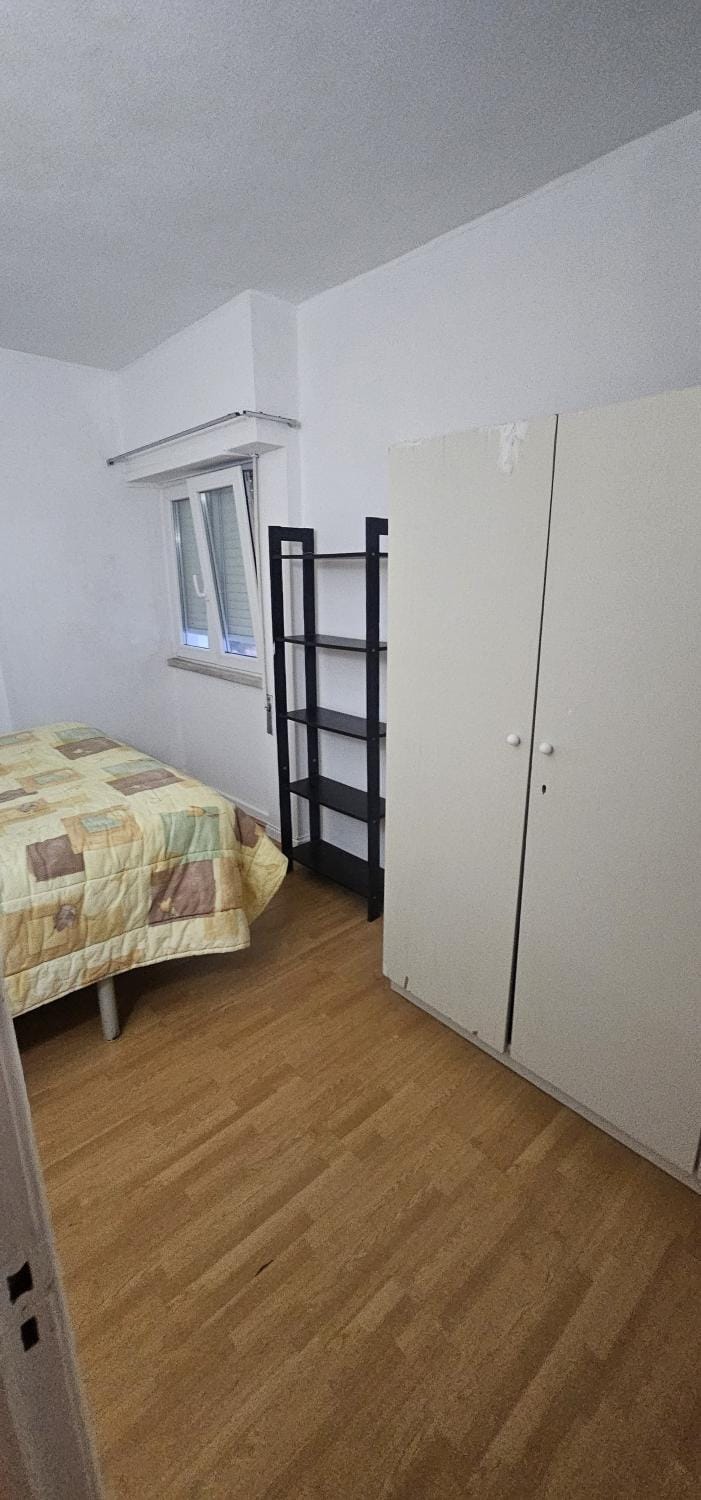 Arrendamento de Quarto Individual Apartment in Costa da Caparica