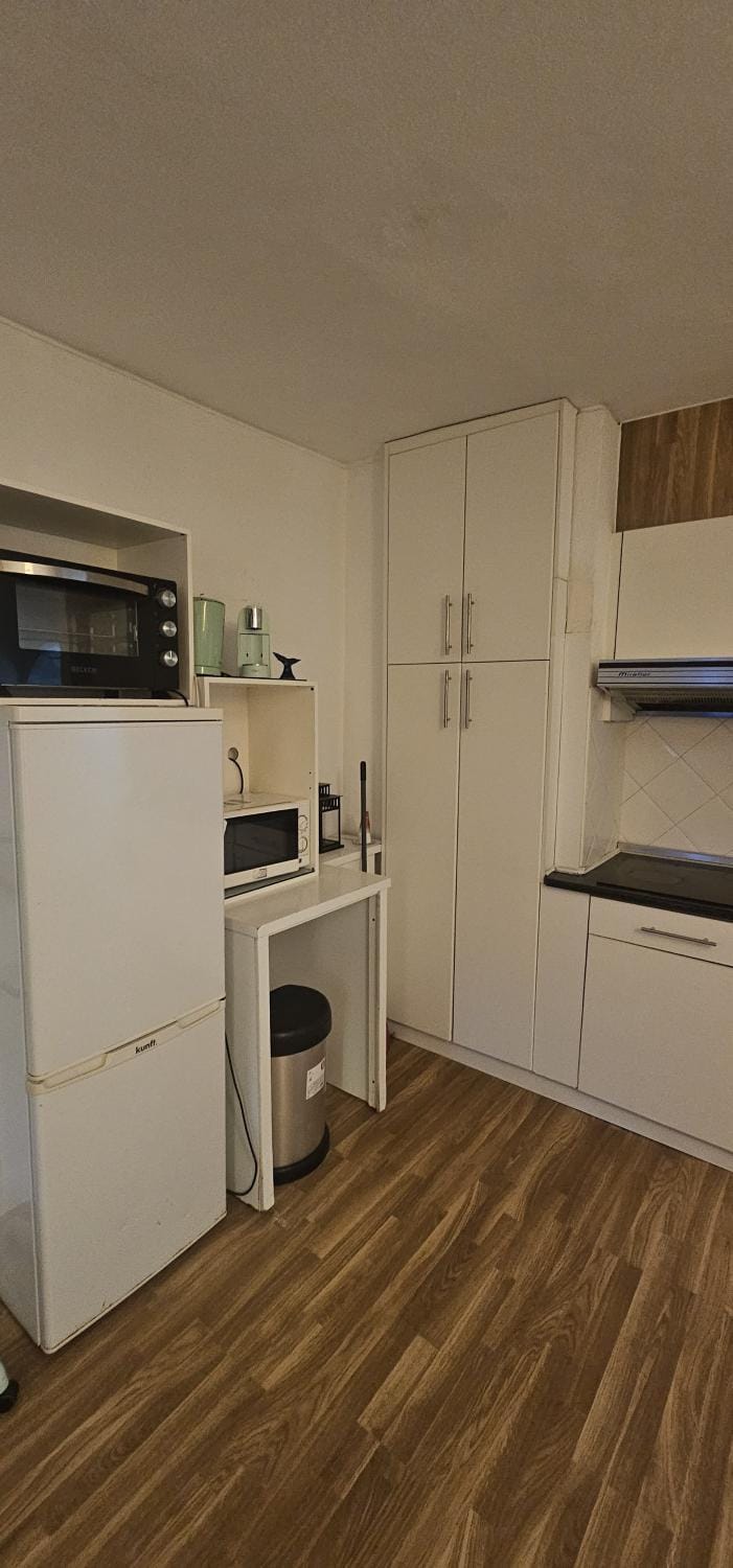 Arrendamento de Quarto Individual Apartment in Costa da Caparica