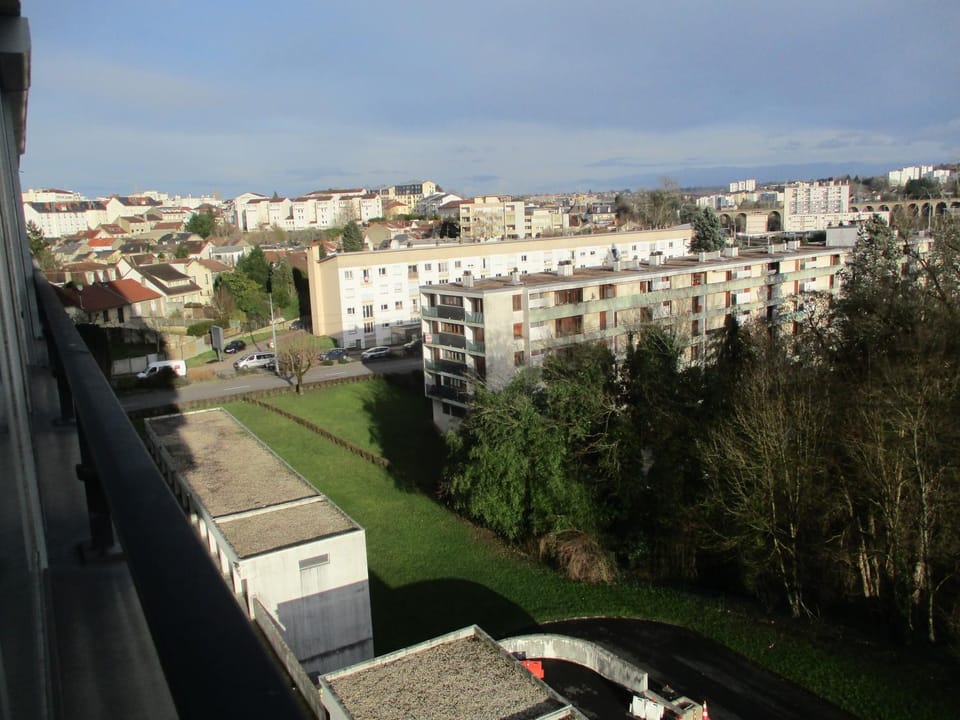 LIMOGES, parkingue, calme, à 5mn A20 et N141 et CHU et facs ! Apartment in Limoges