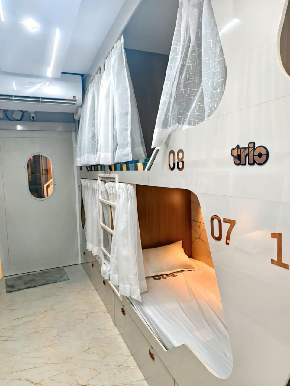 Bed, bunk bed