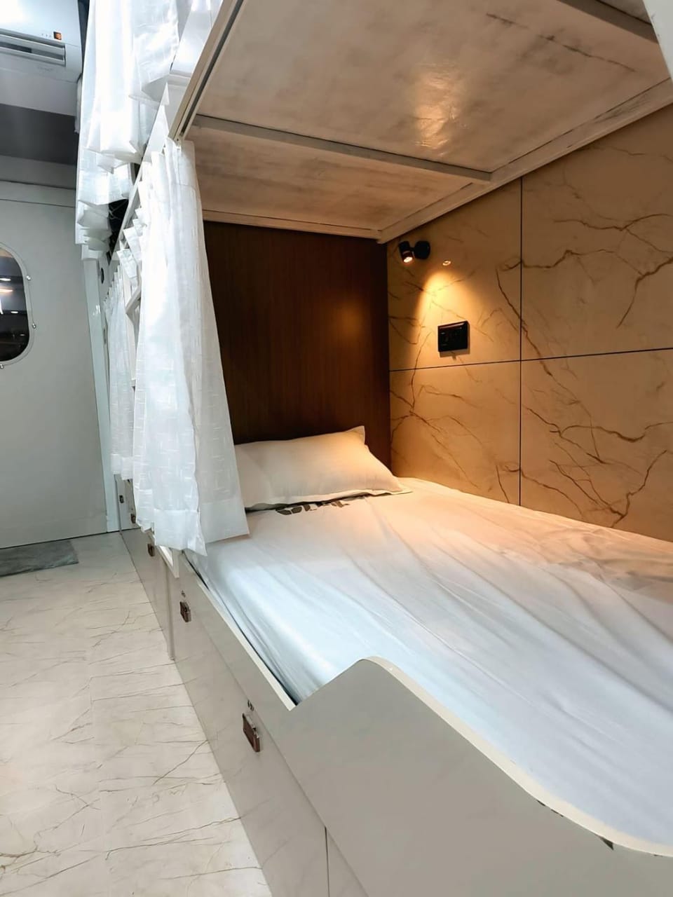 Bed, bunk bed