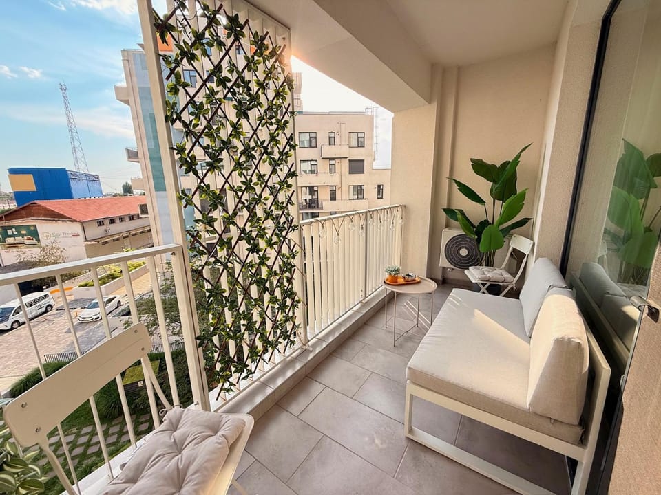 View (from property/room), Balcony/Terrace, Seating area