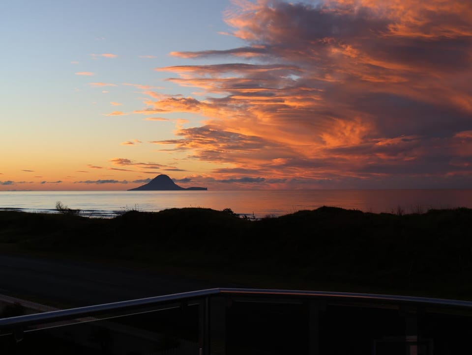 Comfortable 4 Bedroom house at Ohope Beach House in Bay Of Plenty