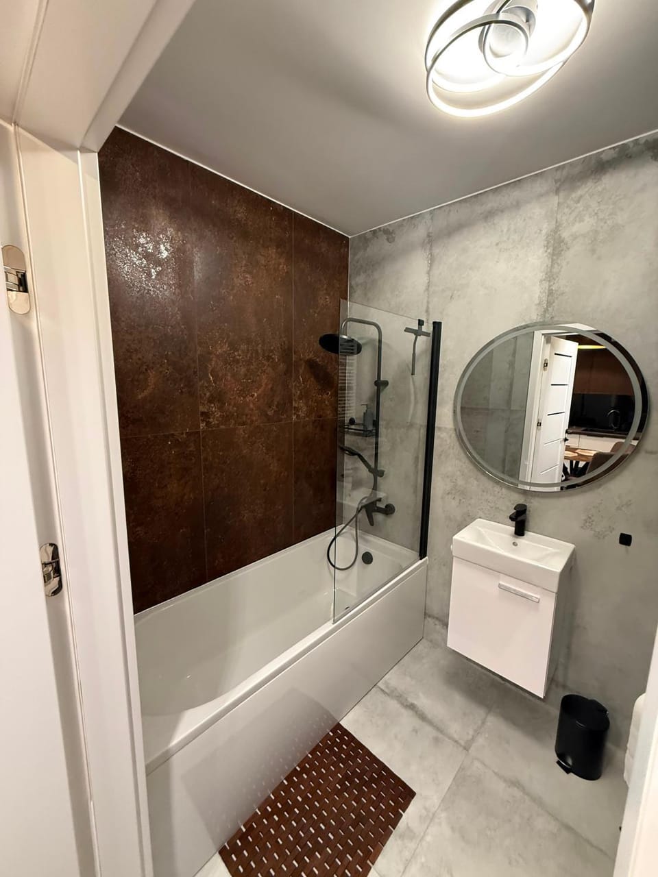 Bathroom, Bath