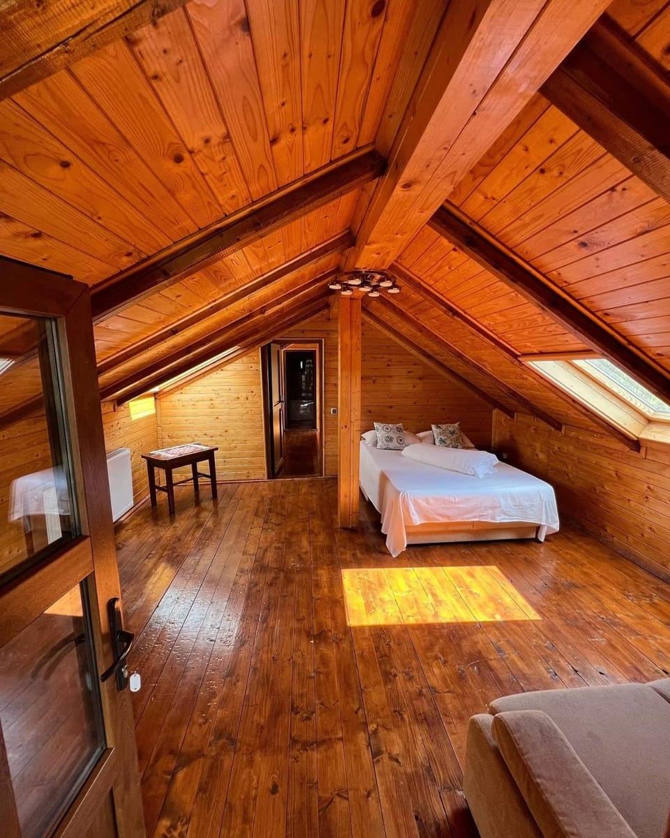 Bed, Photo of the whole room