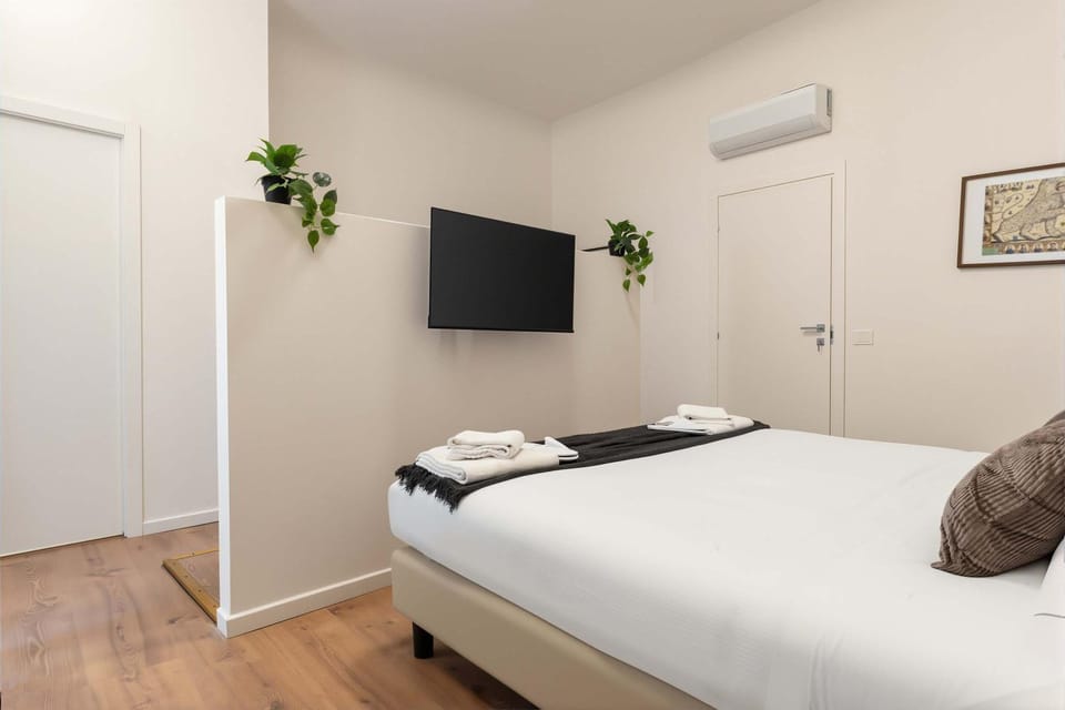 Central Station Grand Boutique Room With Ensuite Apartment in Florence